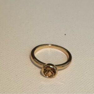 Source Unknown Gold Women's Bezel-Set Solitaire Ring